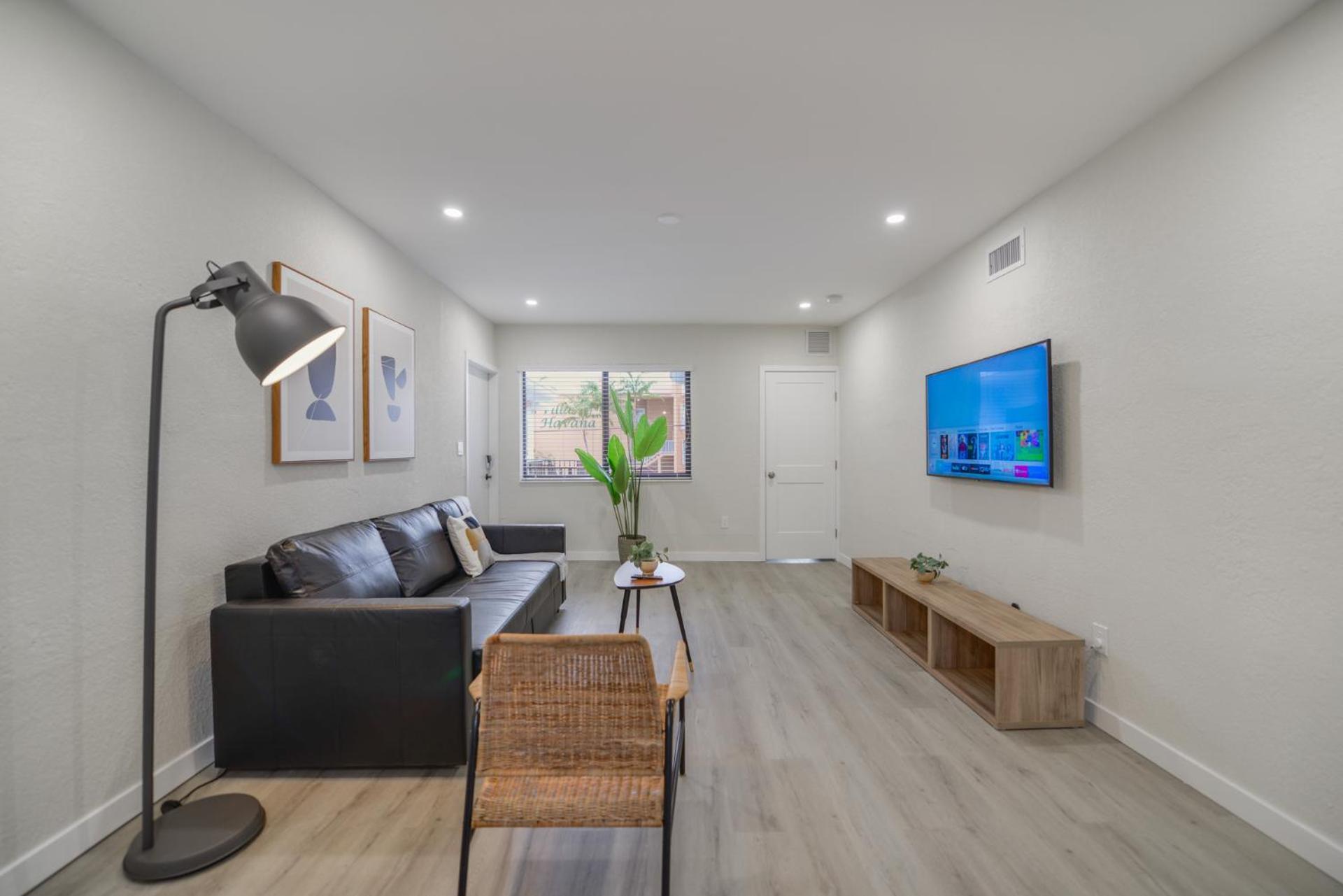 Apartamento Steps Away From Calle Ocho In Little Havana Miami