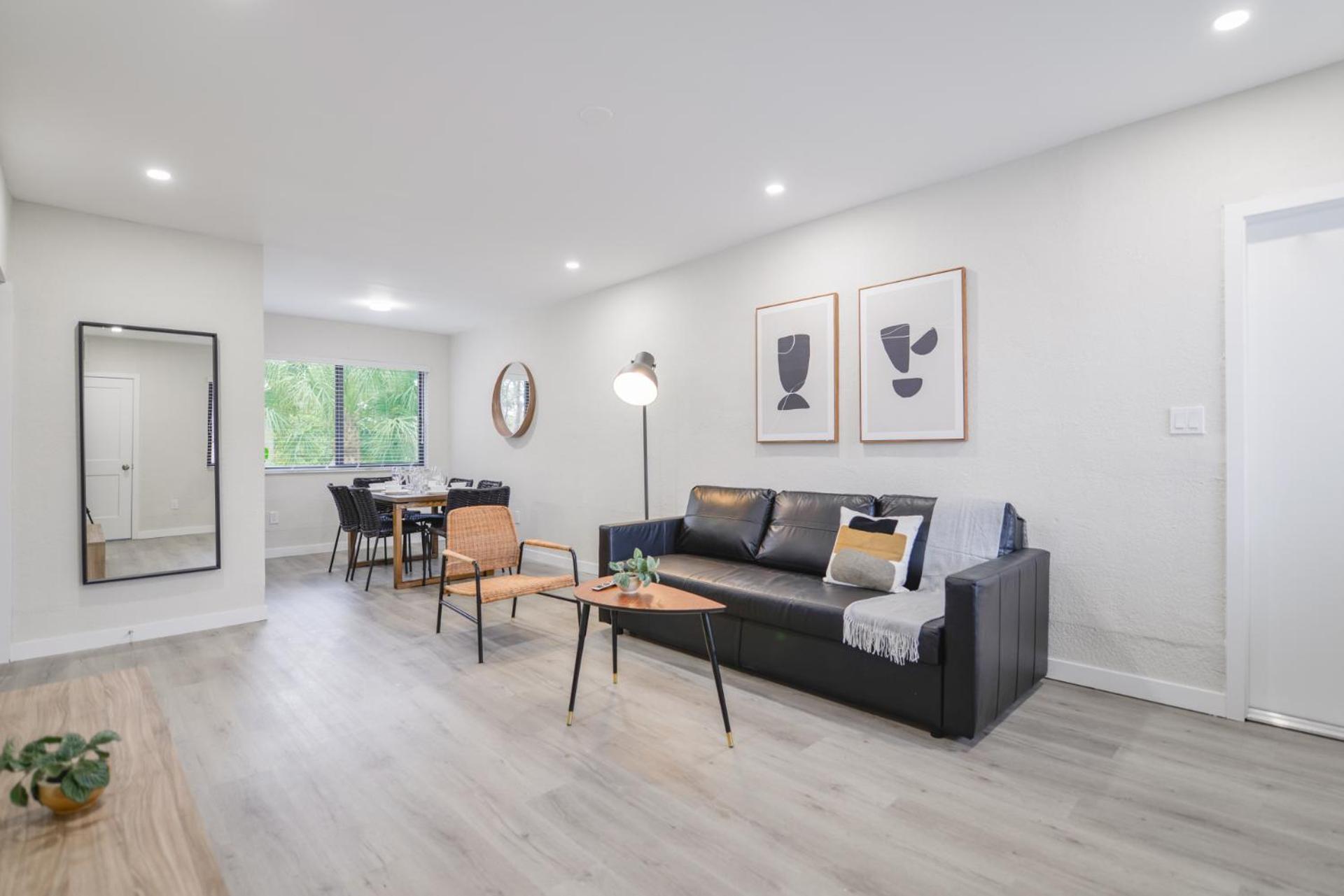 Steps Away From Calle Ocho In Little Havana Apartamento